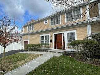 1 Northfield St Unit B, Greenwich, CT 06830