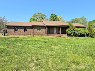 7141 Knobs Landing, Connellys Springs, NC 28612