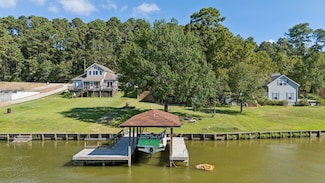 527 Caney Creek Dr, Livingston, TX 77351