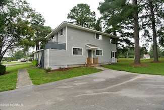 2 Linksiders Rd, New Bern, NC 28562