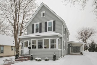430 S 3rd St, West Dundee, IL 60118