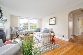 32 Somerset St, East Weymouth, MA 02189