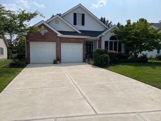 18 Wakefield Ct, Monroe Township, NJ 08831