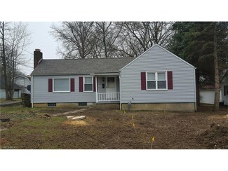 424 S 14th St, Sebring, OH 44672
