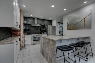 2203 High St, Des Moines, IA 50312