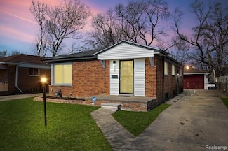 6781 Iowa St, HamtraMcK, MI 48212