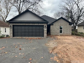 209 N Griffin St, Morrilton, AR 72110