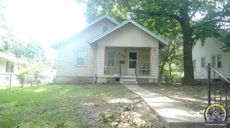 726 SW Cambridge Ave, Topeka, KS 66606