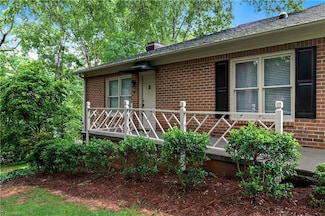 881 Brookleigh Ct, Winston Salem, NC 27104