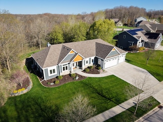 1414 Hummingbird Ct, West Bend, WI 53090