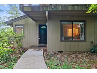 7740 SW Barnes Rd Unit D, Portland, OR 97225