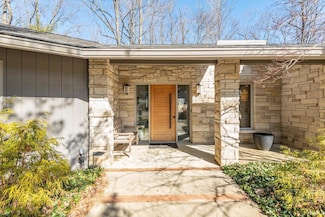 2801 S Somerset Ct, Bloomington, IN 47401