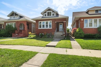 919 N Harvey Ave, Oak Park, IL 60302