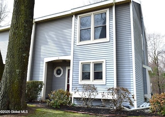 6 Putnam Ct, Clifton Park, NY 12065
