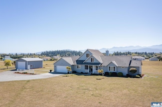 372 Lotzgesell Rd, Sequim, WA 98382