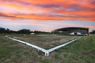 519 N Brasstown Dr, Blanco, TX 78606