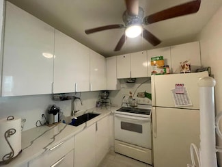 49 Mansfield B, Boca Raton, FL 33434