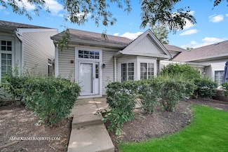 203 E Victoria Cir Unit 9/2, North Aurora, IL 60542