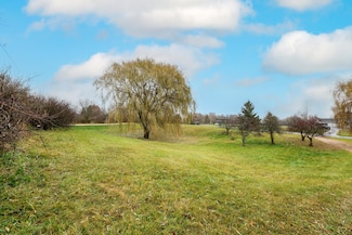 W8320 Springwood Ln, Delavan, WI 53115