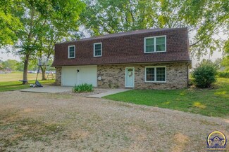 5842 NW North Hills Dr, Topeka, KS 66617