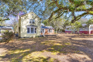 1124 Berkeley St, Hanahan, SC 29410