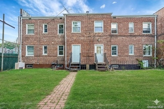 20202 109th Ave, Saint Albans, NY 11412