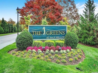 854 Verona Dr, Melville, NY 11747