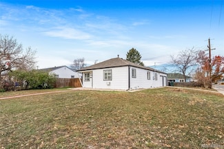 845 Macon St, Aurora, CO 80010