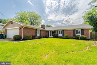 7903 Esther Dr, Oxon Hill, MD 20745