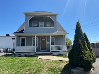 82 Sheridan St, Stratford, CT 06615