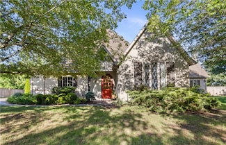 2805 S 24th St, Rogers, AR 72758