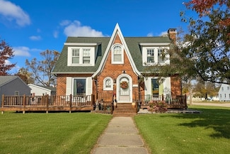 1800 16th Ave, Menominee, MI 49858