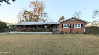 2793 Neils Eddy Rd, Riegelwood, NC 28456