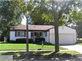 2214 Groesbeck Ave, Lansing, MI 48912