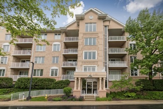 1705 Pavilion Way Unit 401, Park Ridge, IL 60068