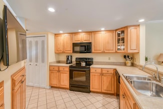 28 Uno Lago Dr, North Palm Beach, FL 33408