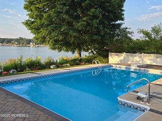 151 Riverside Dr N, Brick, NJ 08724