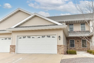 825 Prairie Gardens Unit 71, Kewaskum, WI 53040