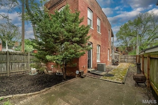 1003 Allen Ave, Saint Louis, MO 63104