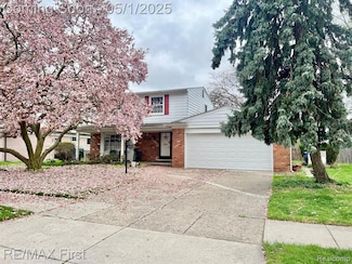 30043 Woodhouse Dr, Warren, MI 48092