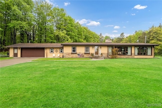 5973 Pfarner Rd, Boston, NY 14025