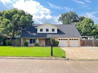 4604 Oak Valley Dr, Orange, TX 77632