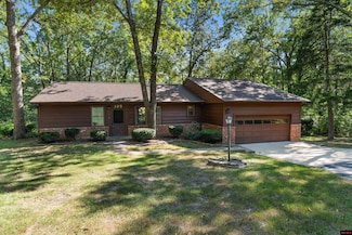 135 Blue Cedar Dr, Bull Shoals, AR 72619