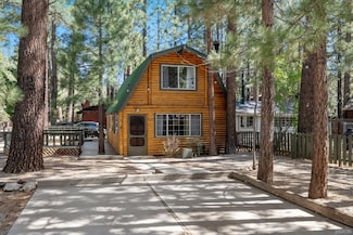 929 W Rainbow Blvd, Big Bear City, CA 92314