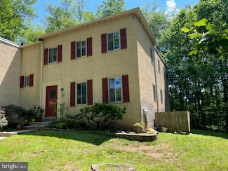 129 Rue Charmille Rd, Fort Washington, PA 19034