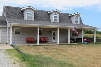 8265 SW Ogle Rd, Stewartsville, MO 64490