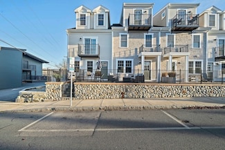 27 Howland St Unit 2, Plymouth, MA 02360