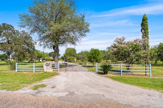400 Blue Quail, Lytle, TX 78052