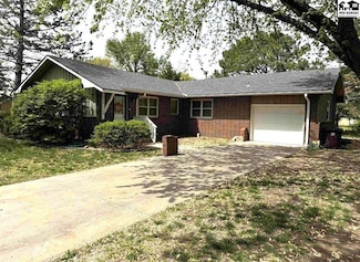 136 Penn Dr, McPherson, KS 67460
