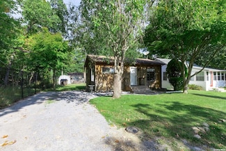 2 3rd St, Wading River, NY 11792